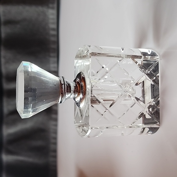 NWT. 3 Pieces of Clear Solid Decorative Look Bottles. - Picture 5 of 11